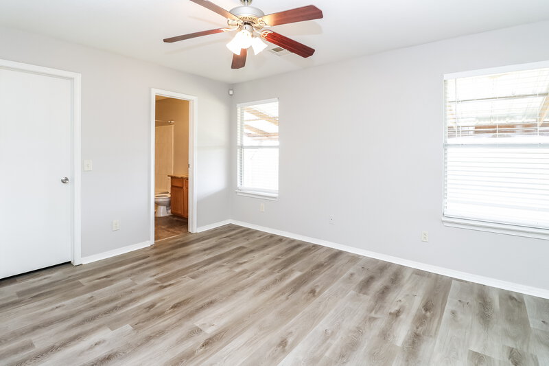 2,160/Mo, 1101 Edinburg Dr Yukon, OK 73099 Main Bedroom View