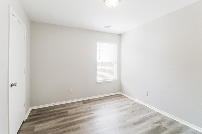 2,160/Mo, 1101 Edinburg Dr Yukon, OK 73099 Bedroom View