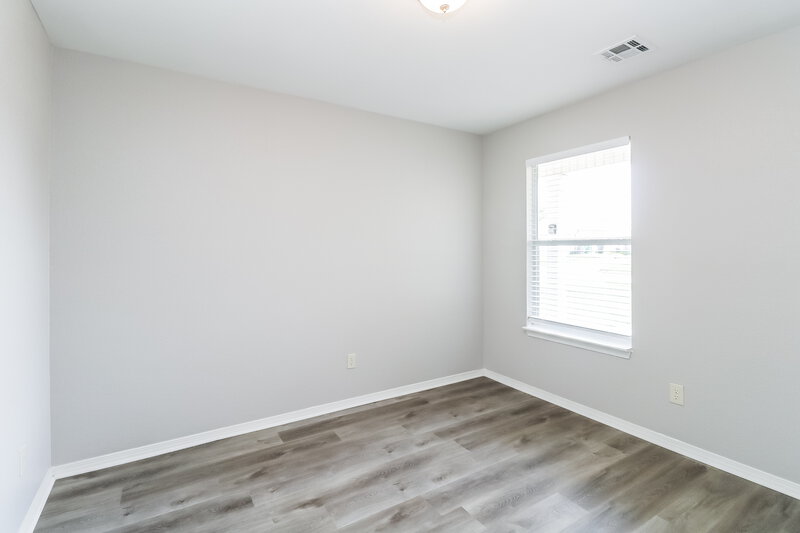 2,160/Mo, 1101 Edinburg Dr Yukon, OK 73099 Bedroom View 3