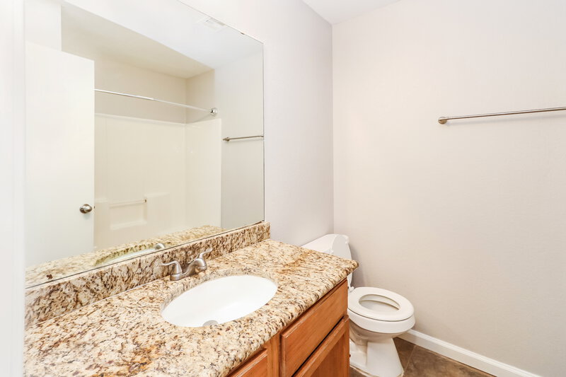 2,160/Mo, 1101 Edinburg Dr Yukon, OK 73099 Bathroom View