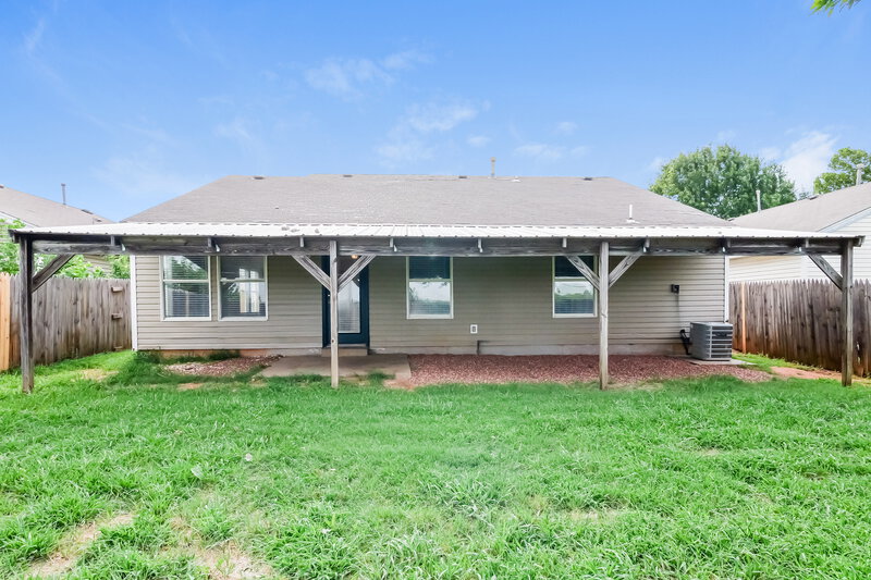 1,610/Mo, 1101 Edinburg Dr Yukon, OK 73099 Rear View
