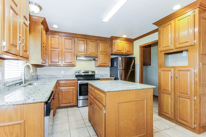 1,495/Mo, 1120 Shelly Rd Yukon, OK 73099 Kitchen View
