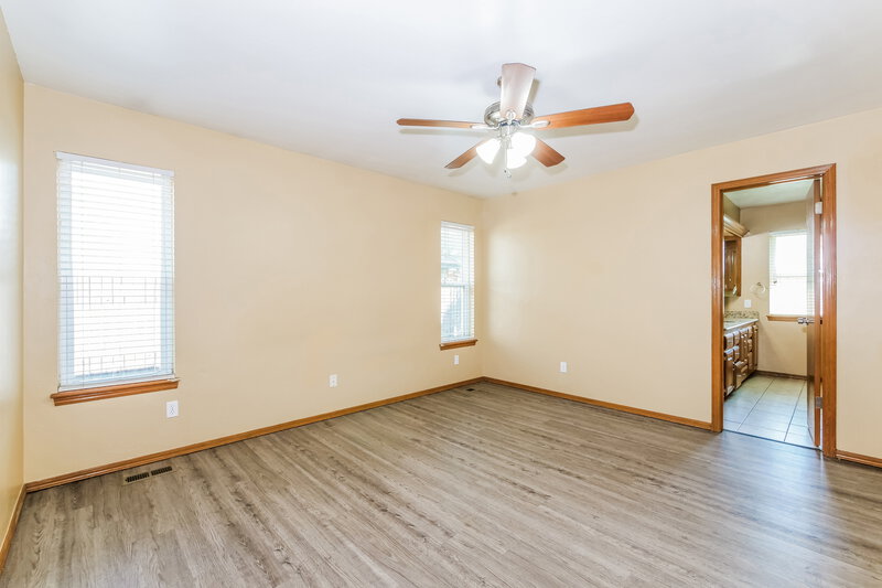 1,495/Mo, 1120 Shelly Rd Yukon, OK 73099 Main Bedroom View