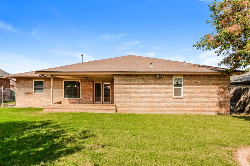 1,495/Mo, 1120 Shelly Rd Yukon, OK 73099 Rear View