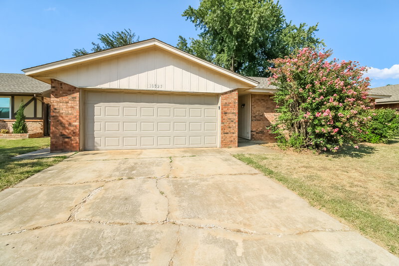 1,880/Mo, 10327 Fairfax Ln Yukon, OK 73099 Front View