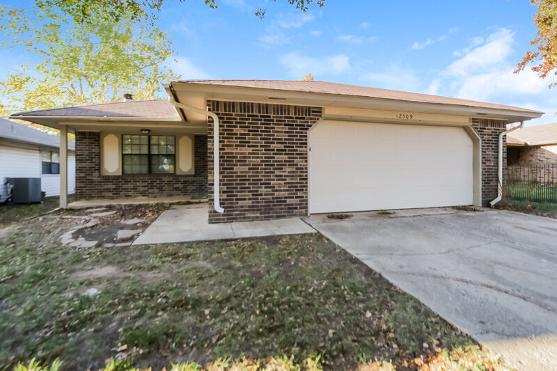 1,400/Mo, 12509 Ridgegate Rd Yukon, OK 73099 Front View