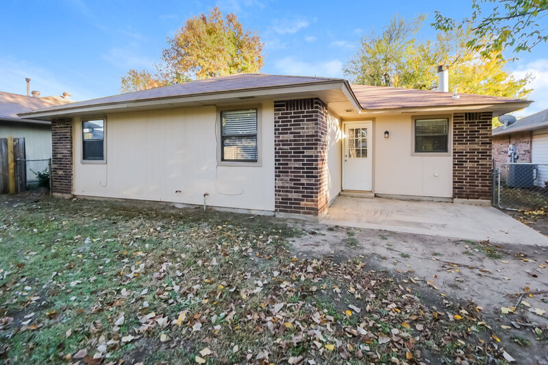 1,400/Mo, 12509 Ridgegate Rd Yukon, OK 73099 Rear View