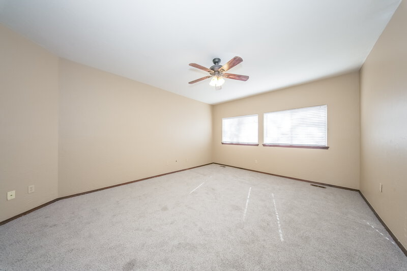 1,800/Mo, 11840 SW 3rd Terrace Yukon, OK 73099 Bedroom View 4