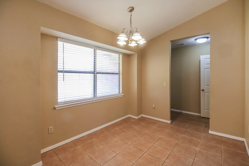 1,415/Mo, 12265 SW 12th St Yukon, OK 73099 Dining Room View