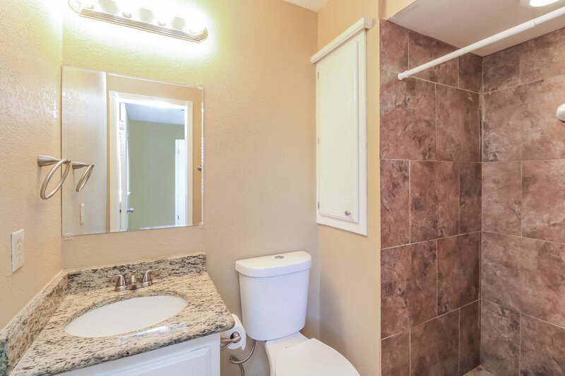 1,415/Mo, 12265 SW 12th St Yukon, OK 73099 Main Bathroom View