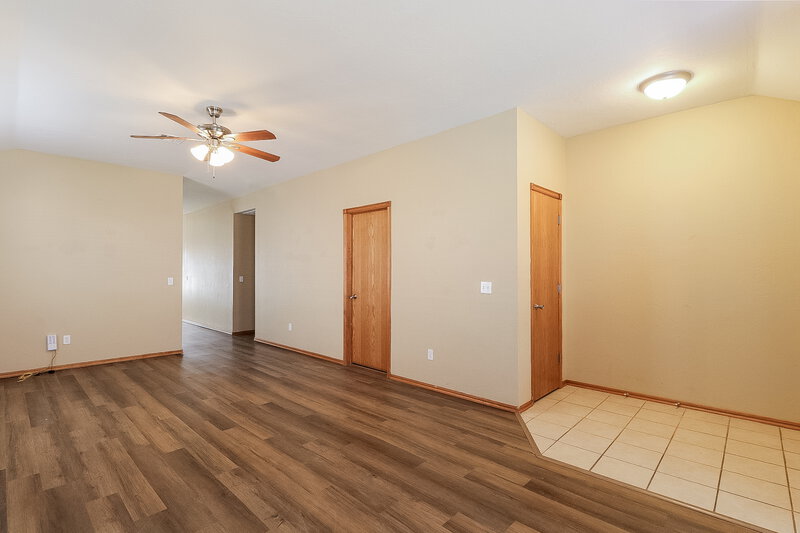 2,180/Mo, 2032 Turner Dr Oklahoma City, OK 73110 Living Room View 2