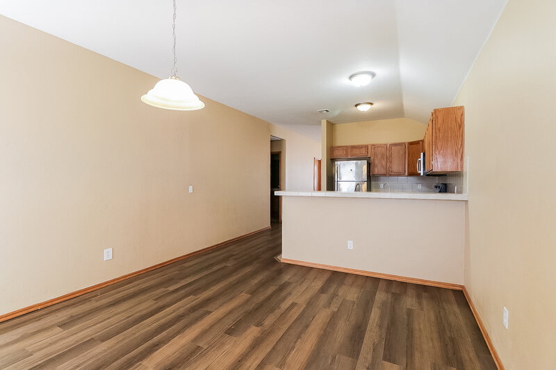 2,180/Mo, 2032 Turner Dr Oklahoma City, OK 73110 Dining Room View 3