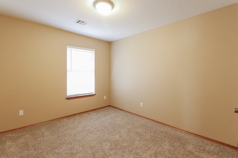 2,180/Mo, 2032 Turner Dr Oklahoma City, OK 73110 Bedroom View 2