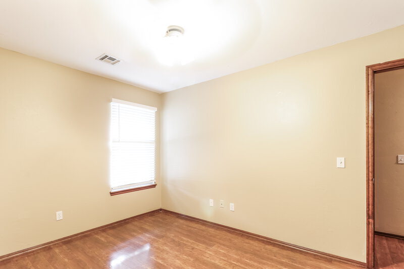 1,395/Mo, 2429 Cherry Ln Midwest City, OK 73130 Bedroom View 6