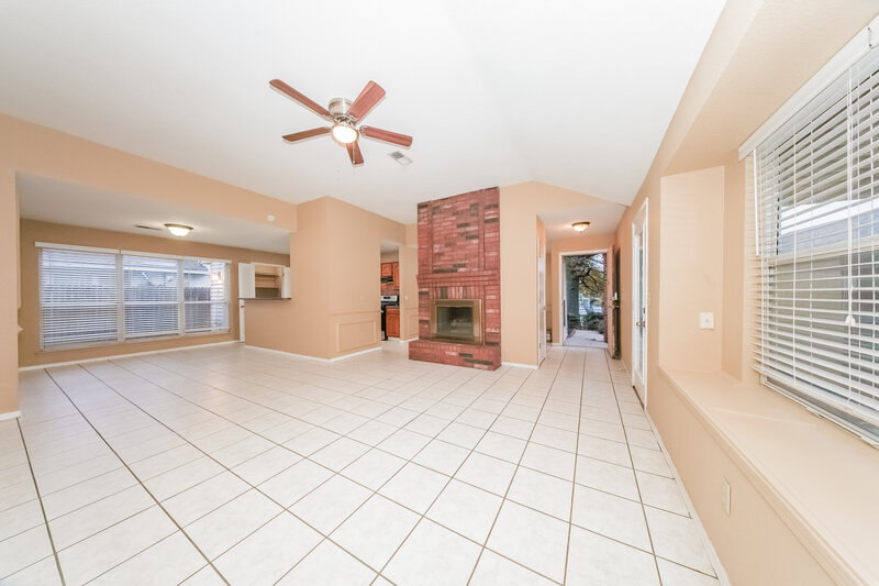 1,415/Mo, 9109 Orchard Blvd Midwest City, OK 73130 Living Room View 2