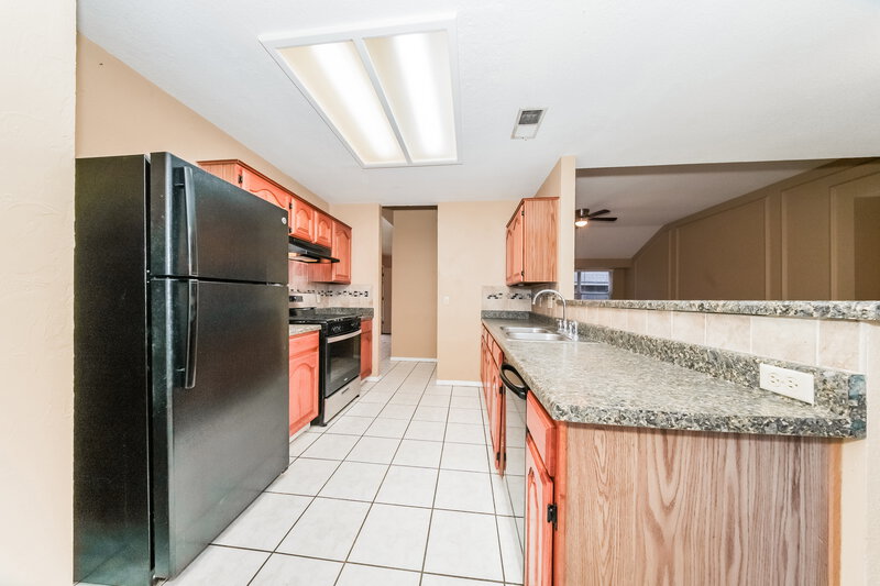 1,415/Mo, 9109 Orchard Blvd Midwest City, OK 73130 Kitchen View
