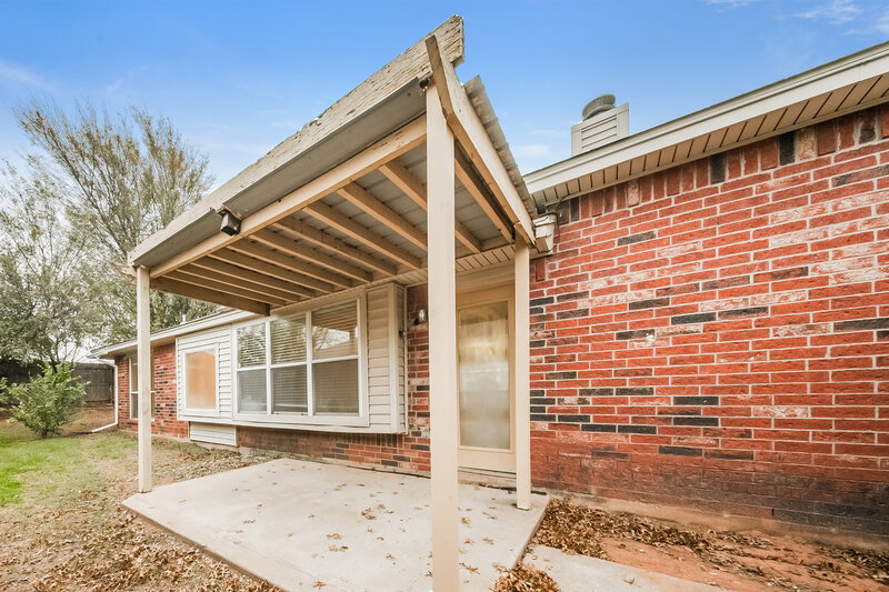 1,415/Mo, 9109 Orchard Blvd Midwest City, OK 73130 Rear View