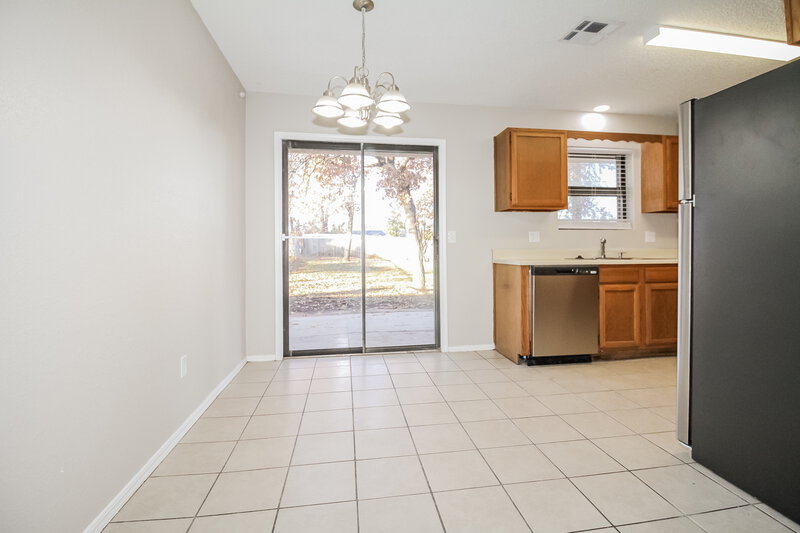 1,200/Mo, 10321 Koch Dr Oklahoma City, OK 73130 Dining Room View