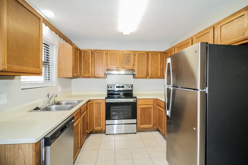 1,200/Mo, 10321 Koch Dr Oklahoma City, OK 73130 Kitchen View