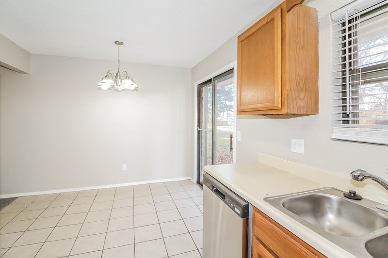 1,200/Mo, 10321 Koch Dr Oklahoma City, OK 73130 Kitchen View 2