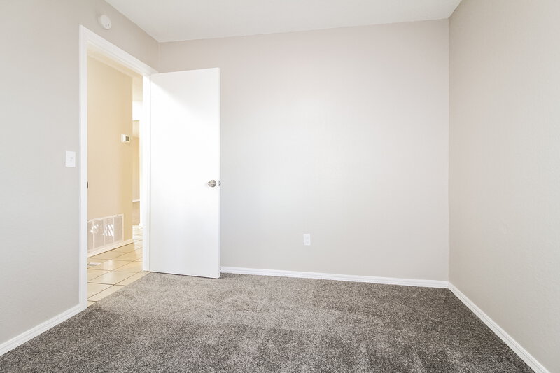 1,200/Mo, 10321 Koch Dr Oklahoma City, OK 73130 Bedroom View 4