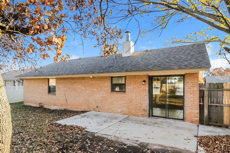 1,200/Mo, 10321 Koch Dr Oklahoma City, OK 73130 Rear View