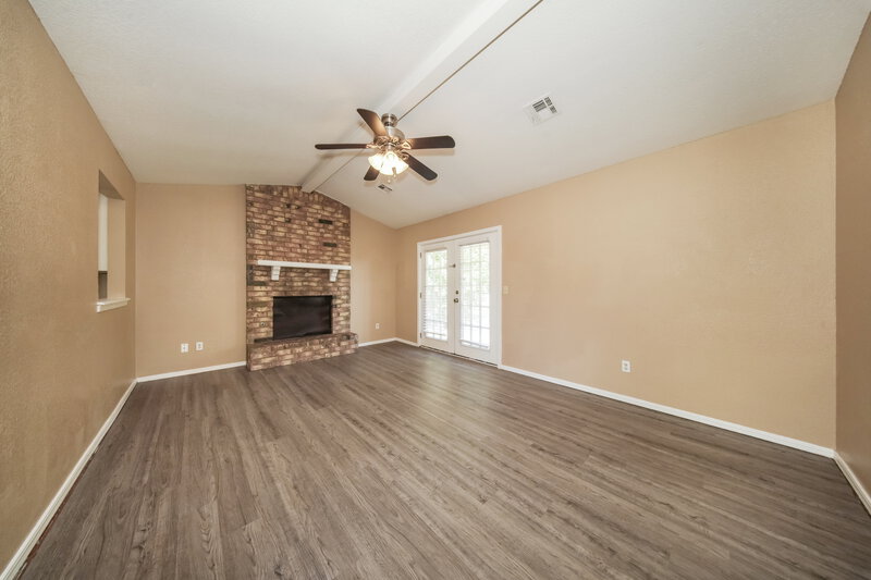 1,425/Mo, 9705 Oaktree Terrace Midwest City, OK 73130 Living Room View