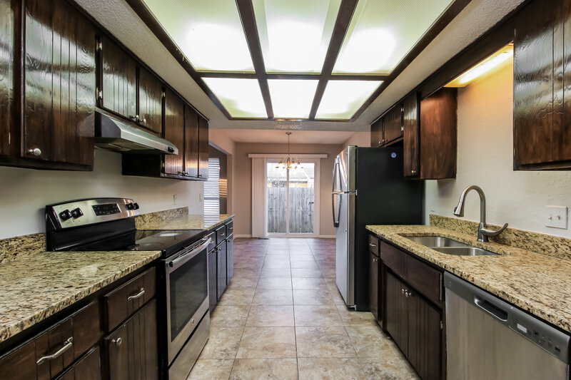 1,585/Mo, 8916 Northridge Terrace Oklahoma City, OK 73132 Kitchen View