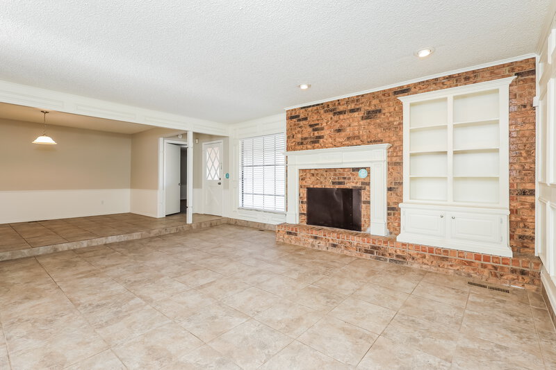 1,830/Mo, 8117 NW 81st St Oklahoma City, OK 73132 Living Room View 2