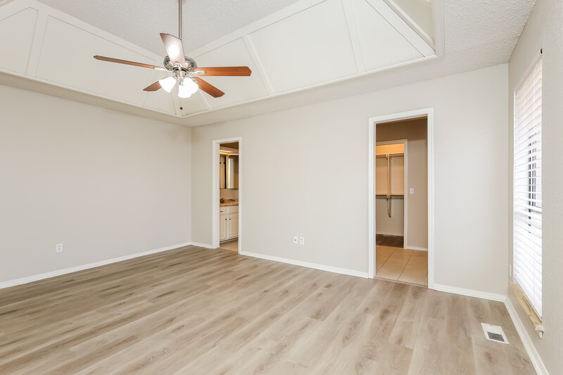 1,830/Mo, 8117 NW 81st St Oklahoma City, OK 73132 Main Bedroom View