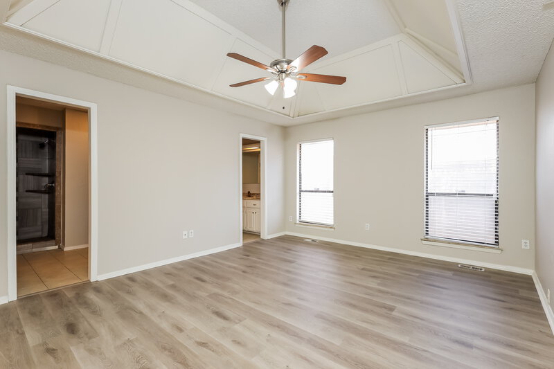 1,830/Mo, 8117 NW 81st St Oklahoma City, OK 73132 Main Bedroom View 2