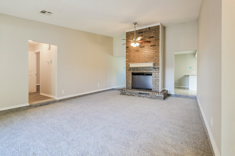1,445/Mo, 5416 Embers Dr Oklahoma City, OK 73135 Living Room View 2