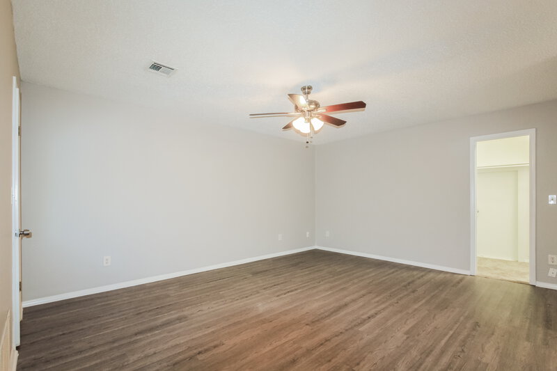 1,445/Mo, 5416 Embers Dr Oklahoma City, OK 73135 Main Bedroom View