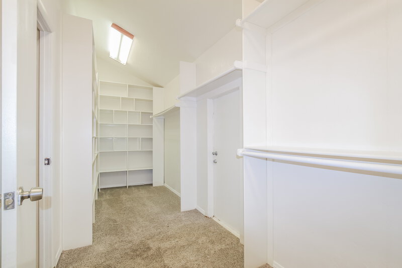 1,445/Mo, 5416 Embers Dr Oklahoma City, OK 73135 Walk In Closet View