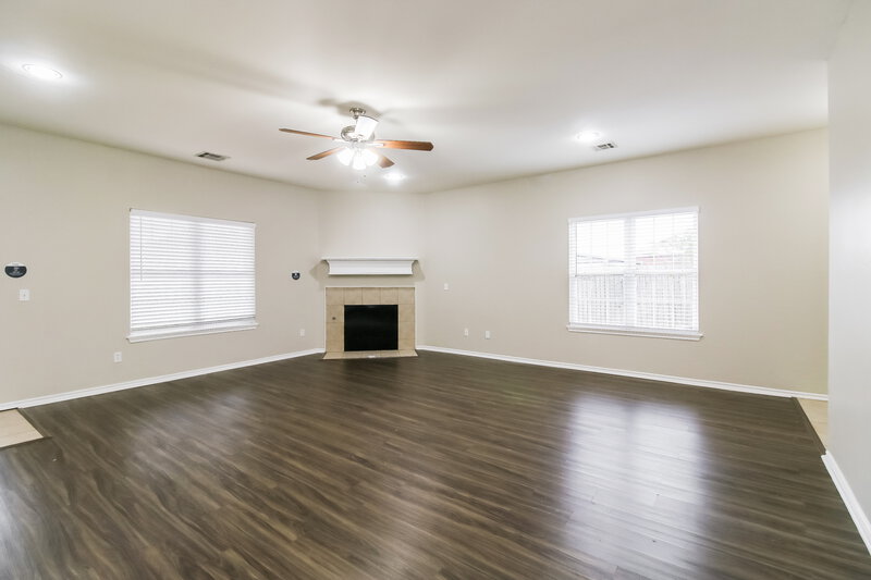 1,790/Mo, 6916 Freedom Ave Oklahoma City, OK 73135 Living Room View
