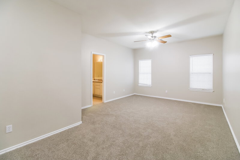 1,790/Mo, 6916 Freedom Ave Oklahoma City, OK 73135 Main Bedroom View