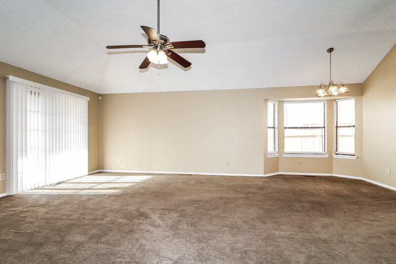 1,700/Mo, 8309 Stonewood Dr Oklahoma City, OK 73135 Living Room View 3