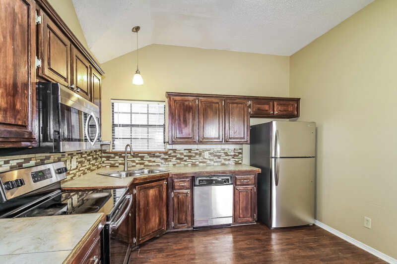 1,700/Mo, 8309 Stonewood Dr Oklahoma City, OK 73135 Kitchen View