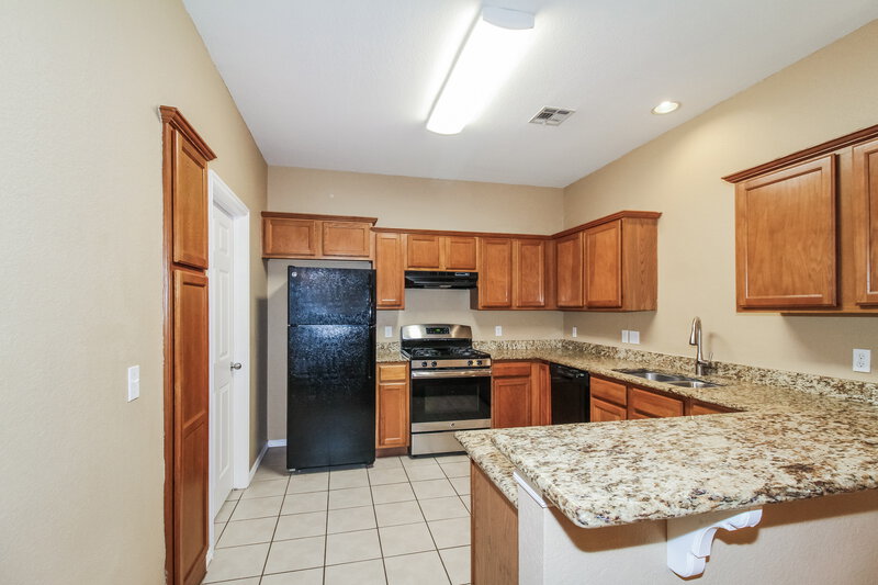 1,435/Mo, 7104 Eagles Landing Oklahoma City, OK 73135 Kitchen View