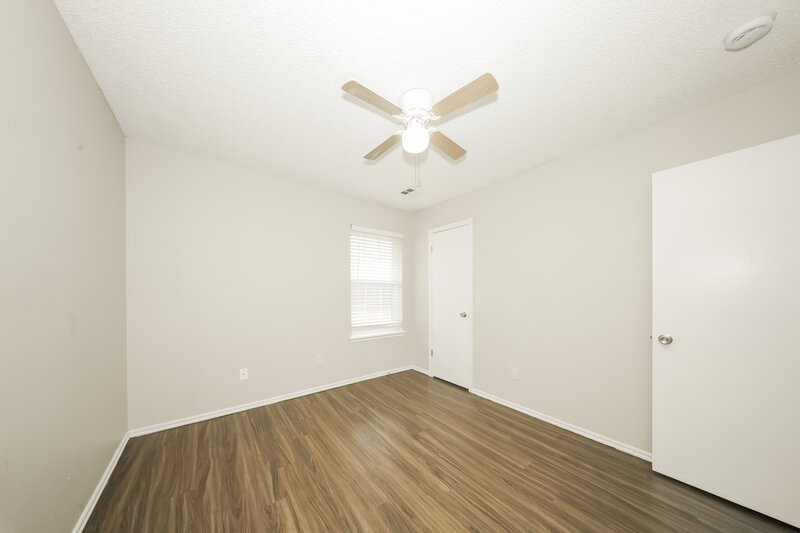 1,730/Mo, 5421 Sudbury Ln Oklahoma City, OK 73135 Main Bedroom View 3