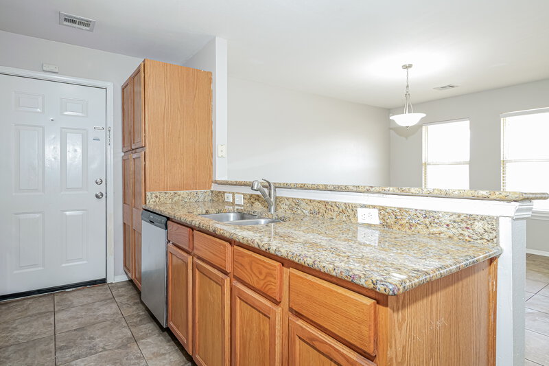 1,330/Mo, 1933 Creekridge Dr Oklahoma City, OK 73141 Kitchen View