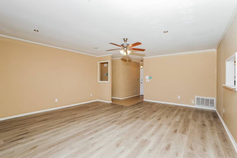 1,500/Mo, 12604 Whispering Hollow Dr Oklahoma City, OK 73142 Living Room View 2