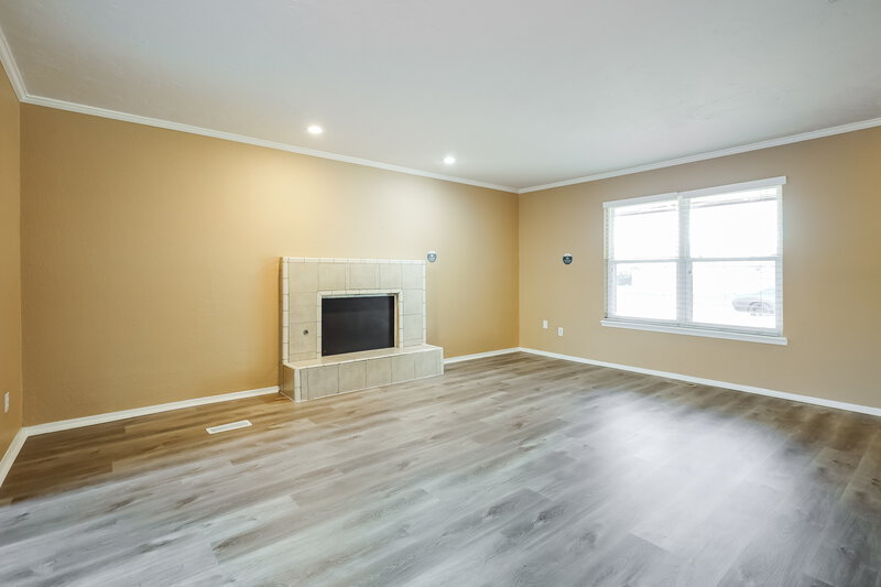 1,535/Mo, 7421 NW 125th St Oklahoma City, OK 73142 Living Room View 2
