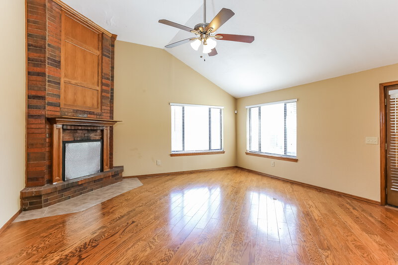 1,395/Mo, 3236 SW 96th St Oklahoma City, OK 73159 Living Room View 2