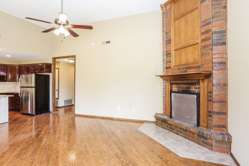 1,395/Mo, 3236 SW 96th St Oklahoma City, OK 73159 Living Room View 3