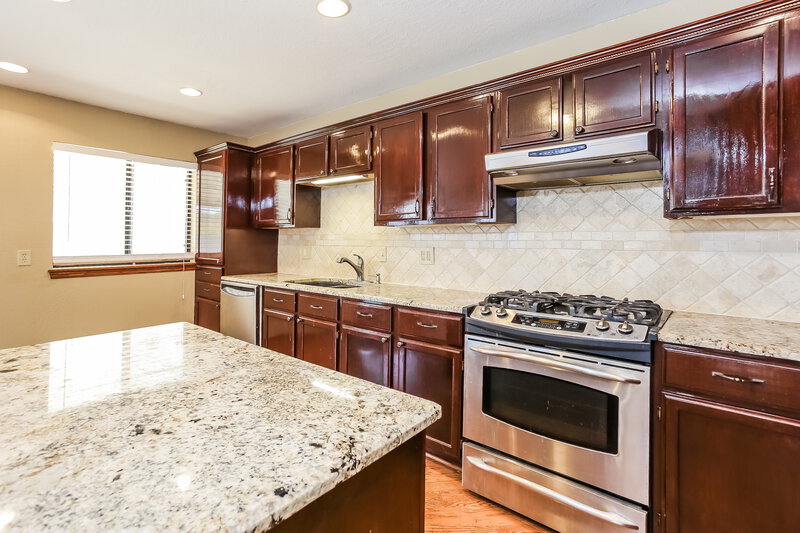 1,395/Mo, 3236 SW 96th St Oklahoma City, OK 73159 Kitchen View