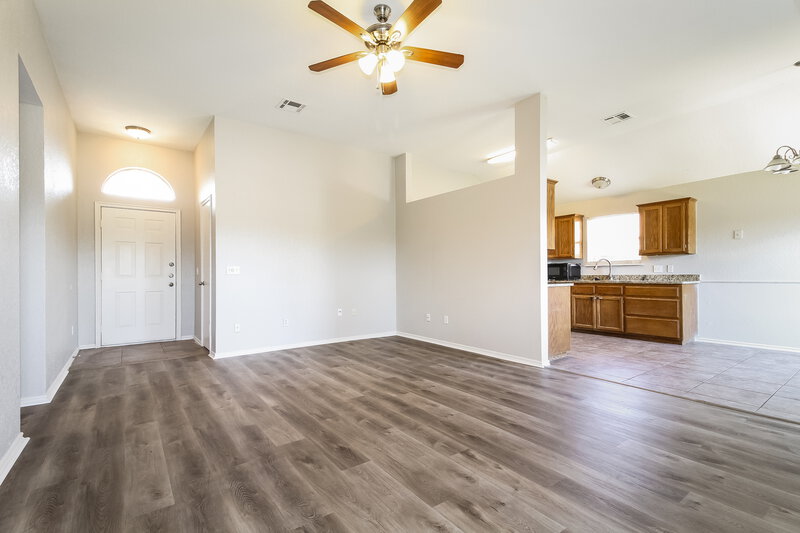 1,460/Mo, 10312 Lighthouse Ct Oklahoma City, OK 73159 Living Room View