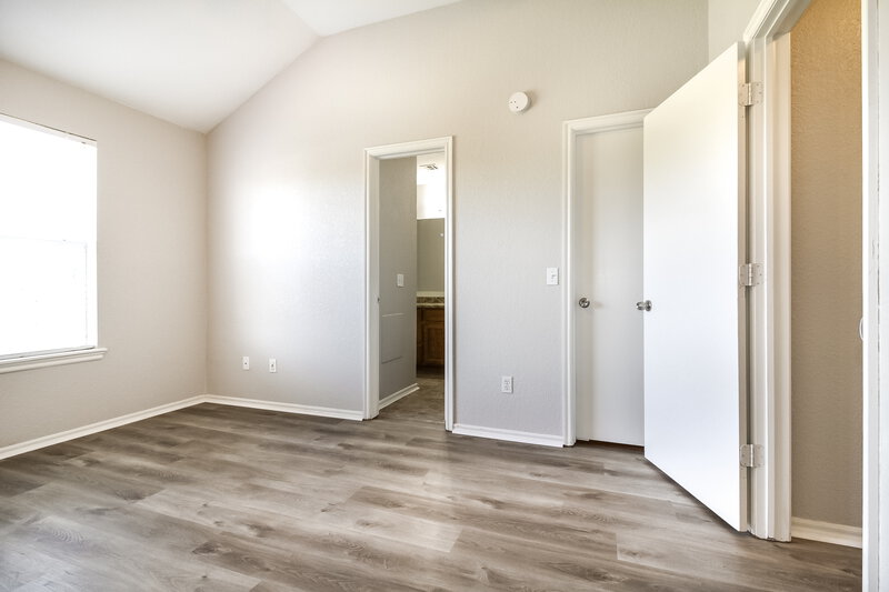 1,460/Mo, 10312 Lighthouse Ct Oklahoma City, OK 73159 Main Bedroom View
