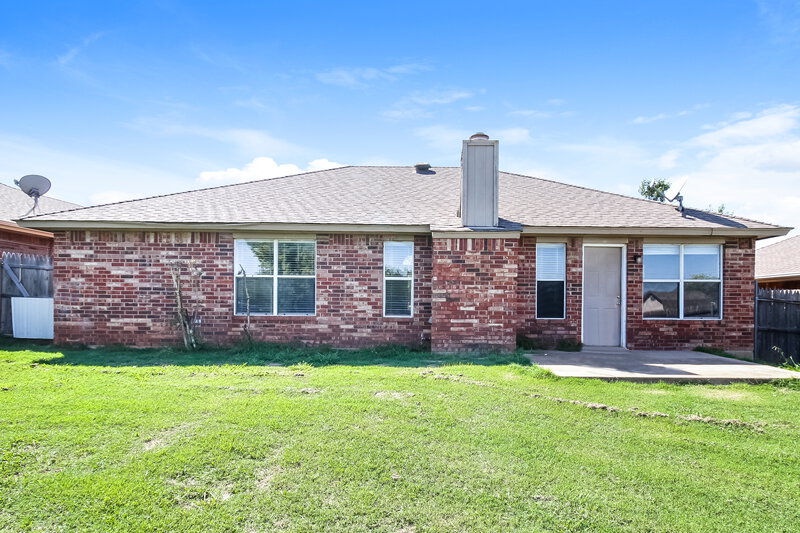 1,460/Mo, 10312 Lighthouse Ct Oklahoma City, OK 73159 Rear View