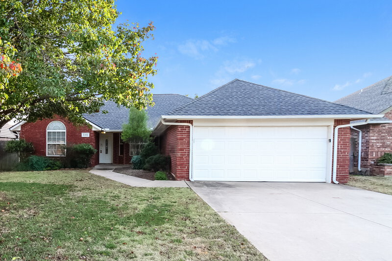 1,310/Mo, 312 SE 6th St Moore, OK 73160 External View